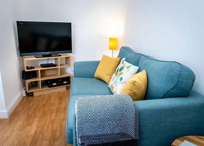 Charming 1-Bed Southside Flat In Great Location